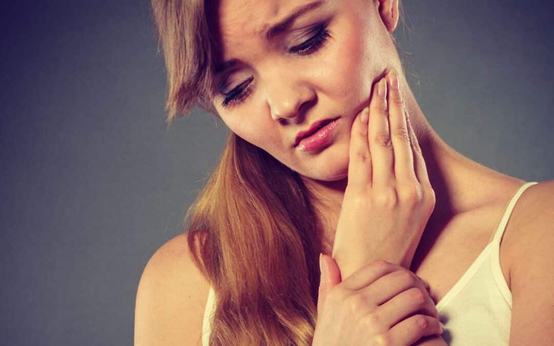 How Urgent Is Your Badly Cracked Tooth?